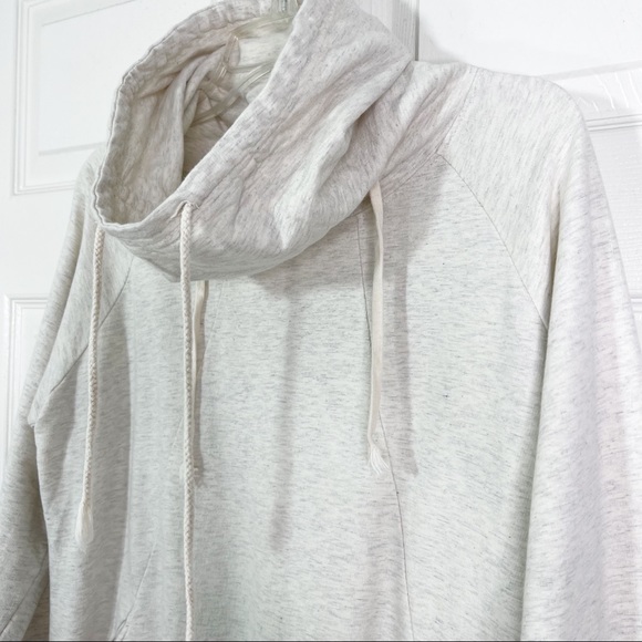 Blue Vanilla Funnel Neck 3/4 Sleeve Top in Oatmeal Size S - Picture 5 of 10